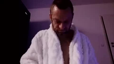 Florian online show from 12/16/25, 04:39