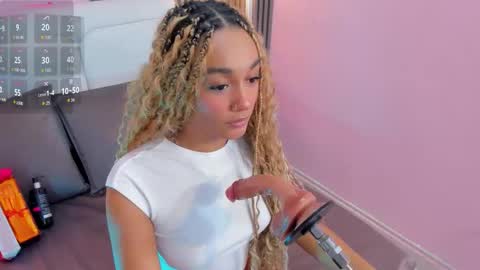 clauwdeen  wolf online show from 12/17/25, 08:48