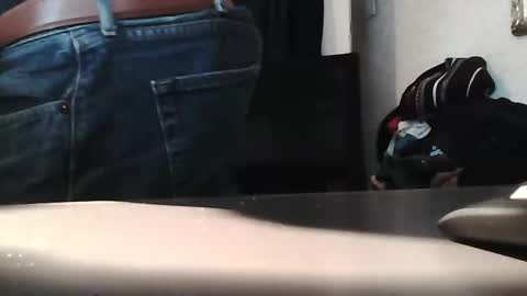 Snapshot of cleanboy1001 chatting on 12/30/24, 02:40 cleanboy1001 online show from 12/30/24, 02:40