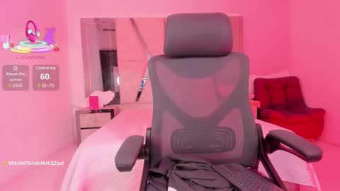 Snapshot of cleeoadams_ chatting on 03/12/25, 10:59 Cleo Adams online show from 03/12/25, 10:59