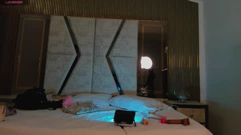 Snapshot of cleeoadams_ chatting on 10/12/25, 04:11 Cleo Adams online show from 10/12/25, 04:11