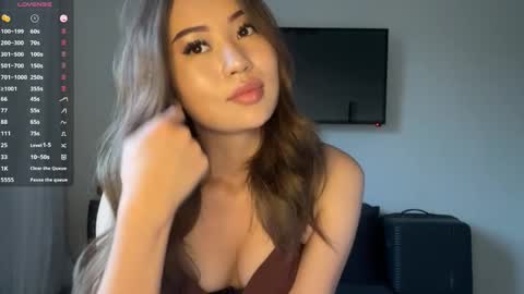 Lili online show from 04/07/26, 01:11