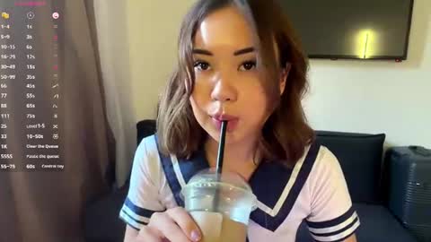 Snapshot of clemenciakempa chatting on 07/31/26, 01:10 Lili online show from 07/31/26, 01:10
