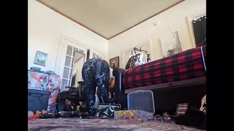 Clementine Muffin online show from 02/20/25, 08:36