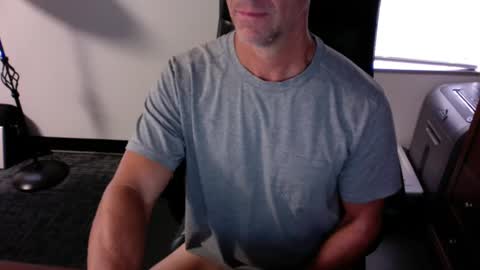 Snapshot of clemike69 chatting on 09/23/25, 03:59 clemike69 online show from 09/23/25, 03:59