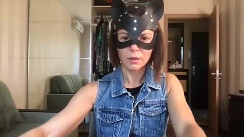 cleo_catra online show from 10/02/25, 11:17
