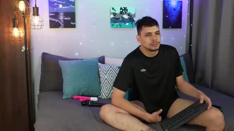 Snapshot of cleoanubis_ chatting on 10/04/25, 04:43 Girl Juliana and Federico online show from 10/04/25, 04:43