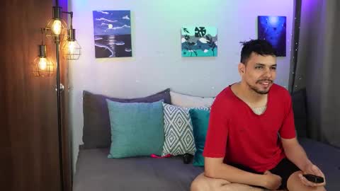 Snapshot of cleoanubis_ chatting on 10/14/25, 06:36 Girl Juliana and Federico online show from 10/14/25, 06:36