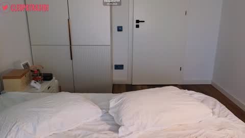 Cleopatra online show from 03/25/26, 06:30