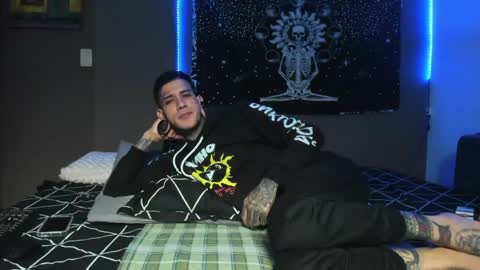 cleo y maikol online show from 04/23/26, 05:19