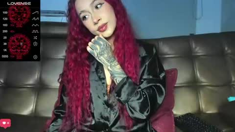Snapshot of cleosexxx chatting on 07/19/26, 02:15 cleo y maikol online show from 07/19/26, 02:15