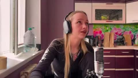 cleotildeamsinger online show from 05/03/26, 11:27