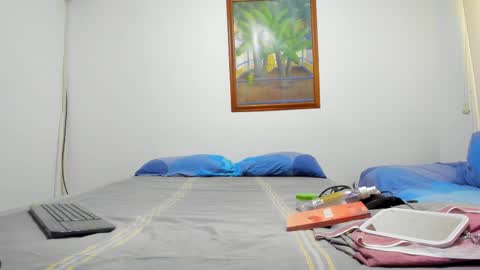 cleowhite_ online show from 10/20/25, 05:35