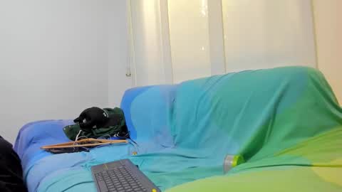 cleowhite_ online show from 10/21/25, 07:03