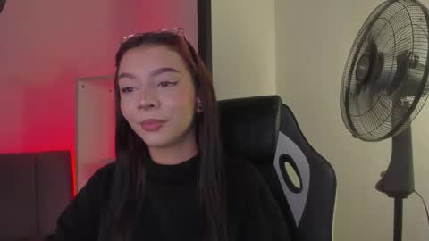 cleowhite_ online show from 02/13/26, 08:49