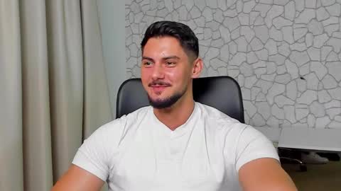 Snapshot of clintmasterss chatting on 11/16/25, 05:02 ClintMasterss online show from 11/16/25, 05:02