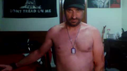 Snapshot of clintwood12 chatting on 10/22/25, 02:56 chad online show from 10/22/25, 02:56