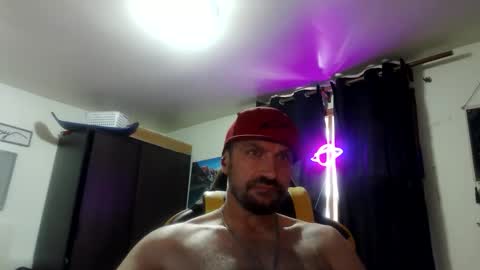 Snapshot of clintwood12 chatting on 11/01/25, 05:59 chad online show from 11/01/25, 05:59