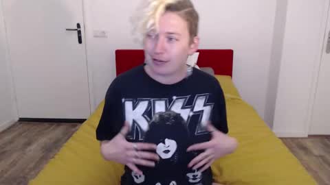 Syl  online show from 02/23/25, 02:35