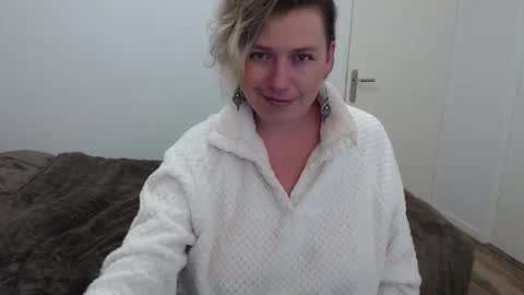 Syl  online show from 01/12/26, 10:15