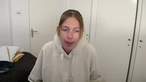 Syl  online show from 03/29/26, 03:01