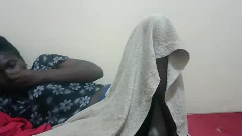 Snapshot of clity_creamer chatting on 09/18/25, 12:01 clity_creamer online show from 09/18/25, 12:01