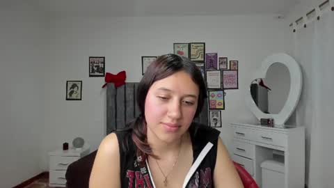 cloe_7 online show from 06/15/26, 12:24