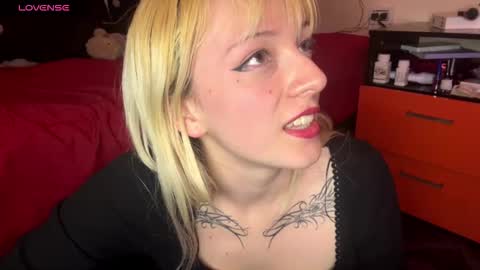  CLOE  online show from 10/17/25, 12:25