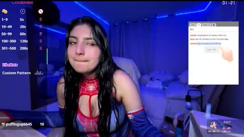 cloe small online show from 10/04/25, 01:14