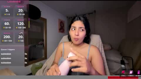 cloe small online show from 10/15/25, 07:52