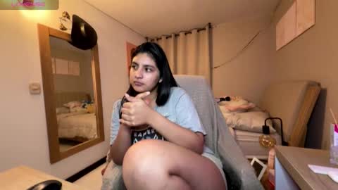 cloe small online show from 02/03/26, 02:53