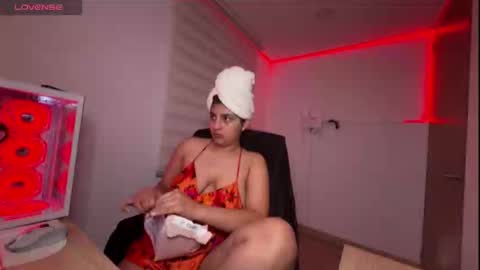 cloe small online show from 03/20/26, 08:19