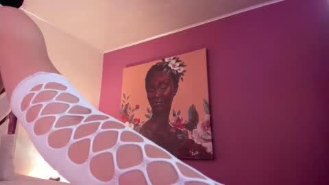 CLOE  online show from 12/03/25, 02:41