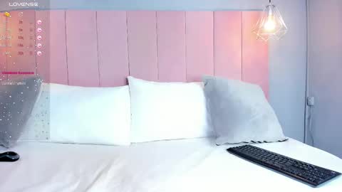 Snapshot of cloeblackx chatting on 10/01/25, 04:40 C L O E online show from 10/01/25, 04:40