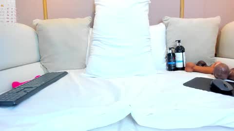 Snapshot of cloehap chatting on 02/12/25, 03:05 Cloe online show from 02/12/25, 03:05