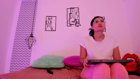 cloe online show from 10/25/25, 08:36