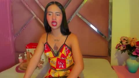 Snapshot of cloemorenti_ chatting on 12/02/25, 12:43 CloeMorenti online show from 12/02/25, 12:43