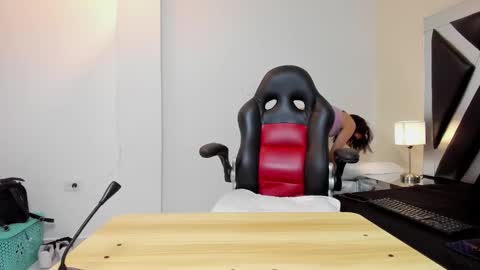 lady cloe person online show from 11/22/25, 11:31