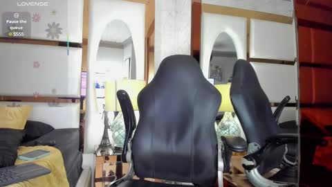 Snapshot of cloerodriguez chatting on 03/11/25, 06:19 ---Cloe--- online show from 03/11/25, 06:19