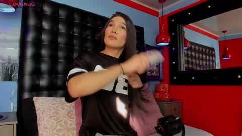 Snapshot of cloerodriguez chatting on 10/29/25, 09:05 ---Cloe--- online show from 10/29/25, 09:05