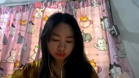 Mikki online show from 04/23/26, 08:13