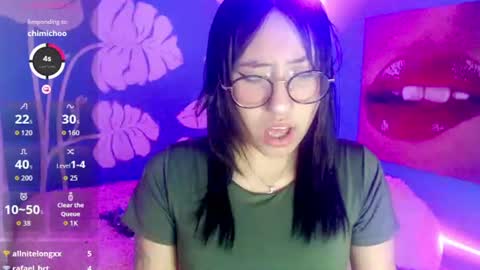 Snapshot of cloud_eli chatting on 06/28/26, 10:32 Elizabeth online show from 06/28/26, 10:32