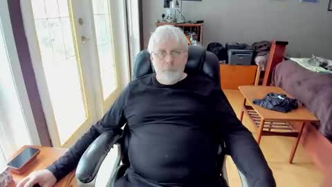 Snapshot of cloudalert62 chatting on 11/28/25, 06:54 cloudalert62 online show from 11/28/25, 06:54