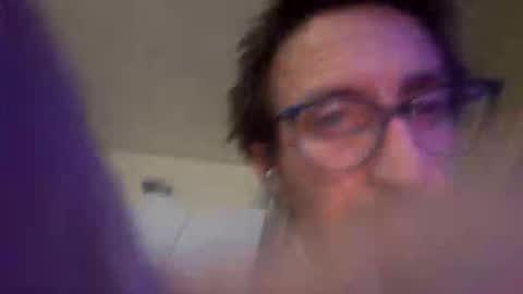 Snapshot of cloudperson chatting on 11/22/25, 11:42 cloudperson online show from 11/22/25, 11:42