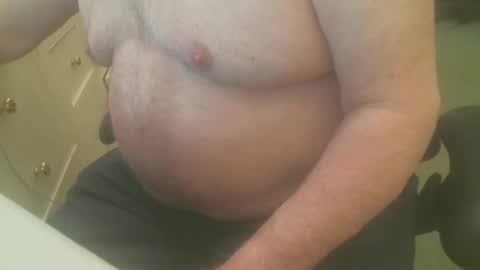 Snapshot of clouds8888 chatting on 09/22/25, 01:02 clouds8888 online show from 09/22/25, 01:02