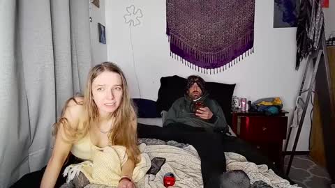 Clover online show from 03/31/26, 04:07