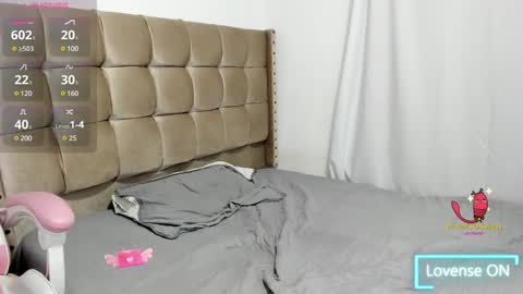 Snapshot of cloverrmoon chatting on 01/25/25, 10:40 clover online show from 01/25/25, 10:40