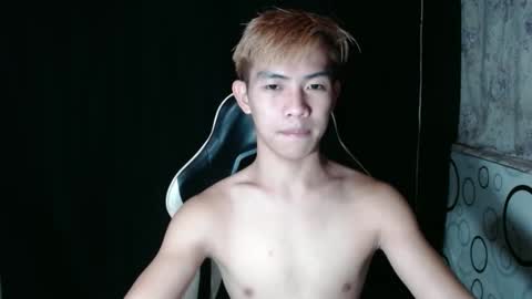 Snapshot of clyde_twinkx chatting on 11/17/25, 10:54 clyde_twinkx online show from 11/17/25, 10:54