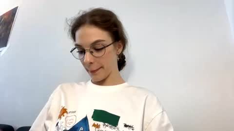 Snapshot of clyderolls chatting on 06/03/26, 04:45 Anya online show from 06/03/26, 04:45