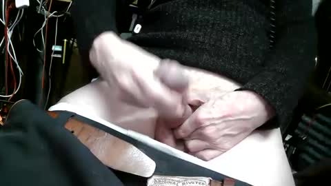 clystron online show from 02/06/25, 05:25